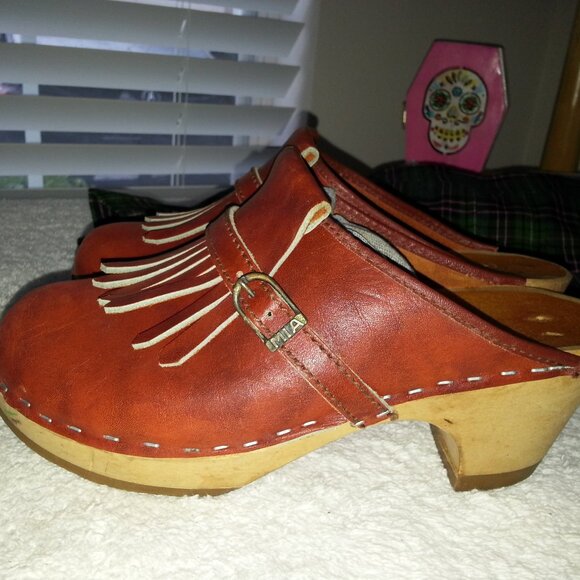 Vintage 1980s MIA Swedish Wood Clogs - Picture 4 of 14
